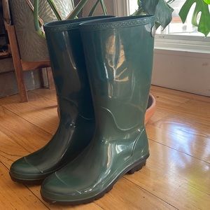 Ugg rain boots!